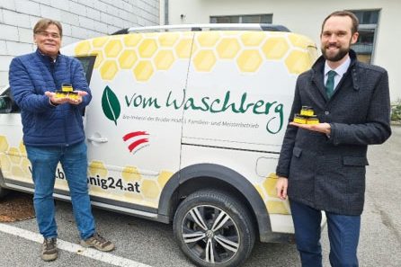 Beitrag Raiffeisenbank Stockerau - mit Honig vomWaschberg