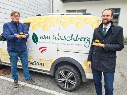 Beitrag Raiffeisenbank Stockerau - mit Honig vomWaschberg